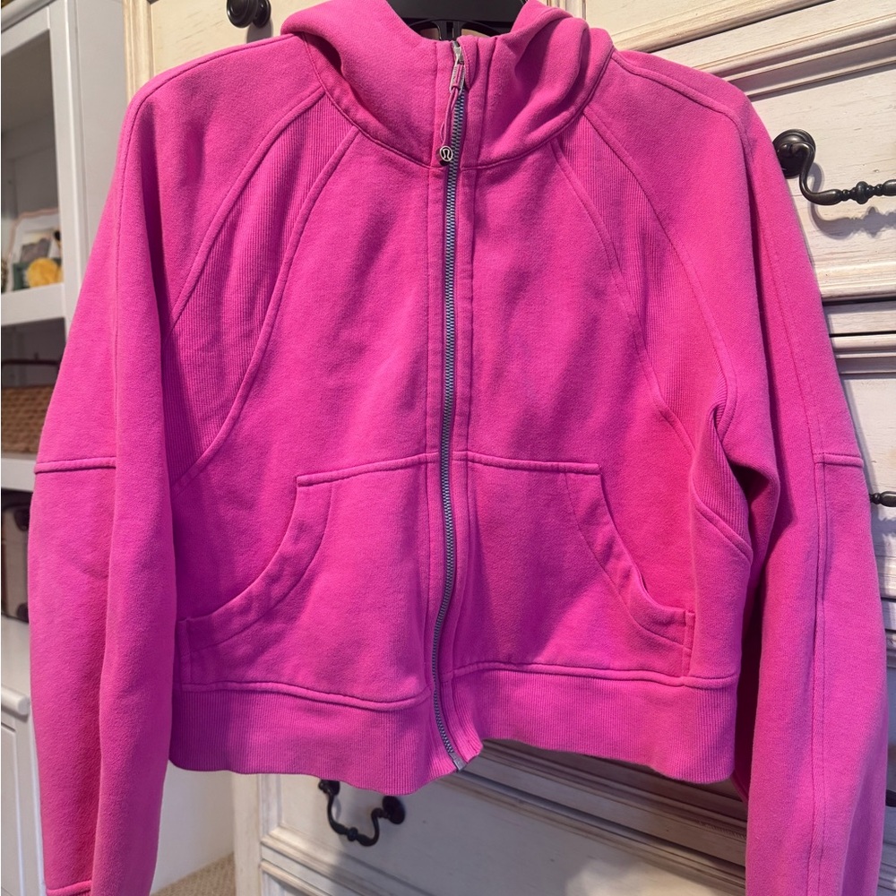 lululemon sonic pink cropped scuba